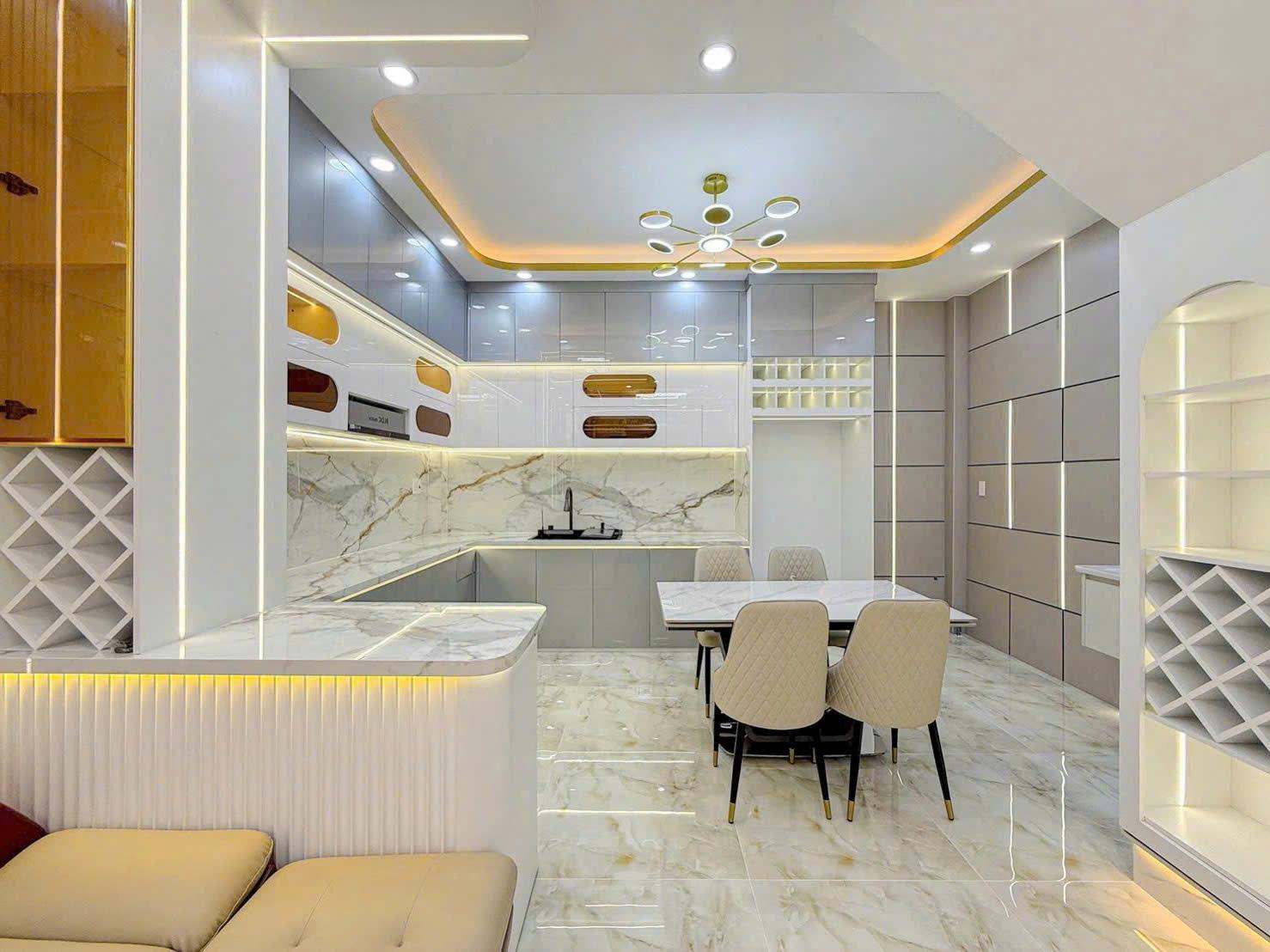 NHÀ HẺM XE HƠI GẦN VINCOM, XE HƠI ĐẬU TRONG NHÀ, 5X12M, HƠN 9.5 TỶ