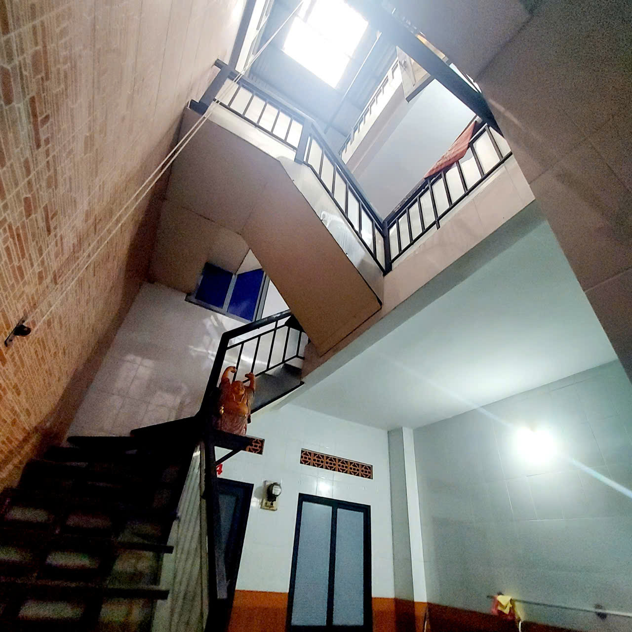 CHO THUÊ NHÀ NGUYÊN CĂN – 12 PHÒNG ĐANG KHAI THÁC TRUNG TÂM PHẠM VĂN HAI , TÂN BÌNH, HỒ CHÍ MINH