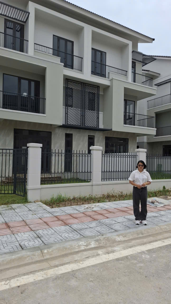 Hàng đẹp vừa ra! Biệt thự song lập 180m², sổ hồng riêng, chỉ hơn 12 tỷ.