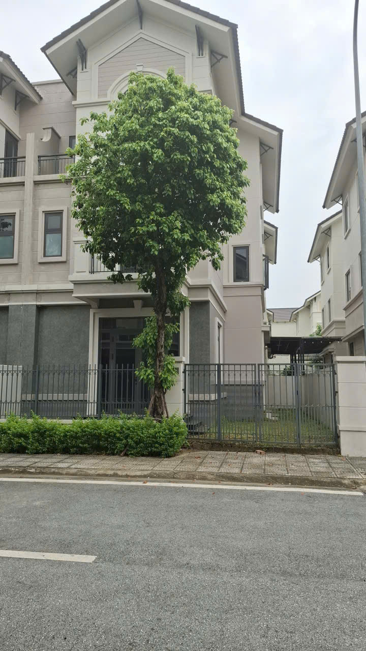 BIỆT THỰ SONG LẬP 135M² – GIÁ CHỈ HƠN 9,X TỶ (X LON TON)
