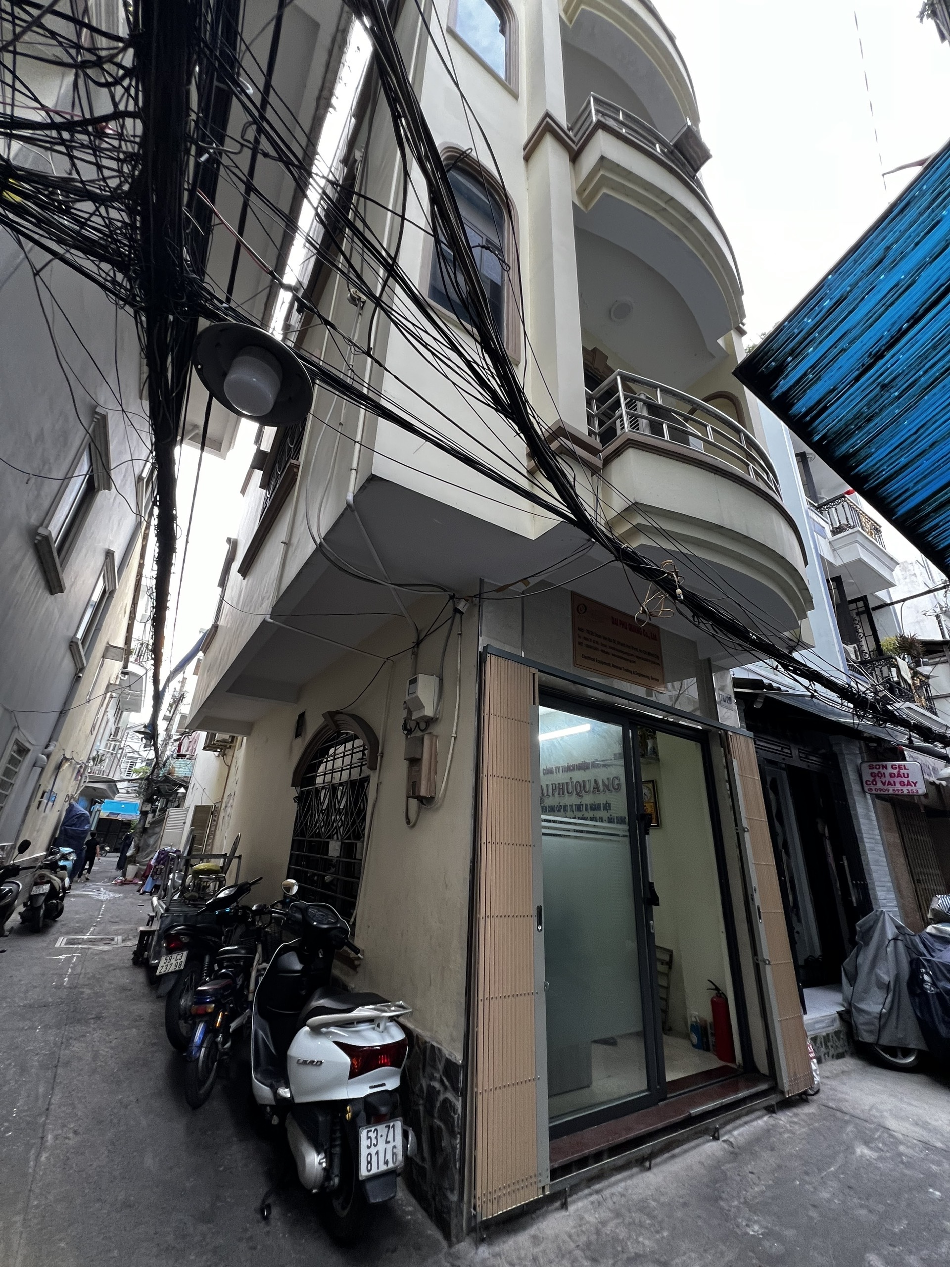 CHO THUÊ PHÒNG 32M2 - GIÁ TỐT, TIỆN NGHI, AN NINH ĐƯỜNG ĐOÀN VĂN BƠ, P.9, Q.4
