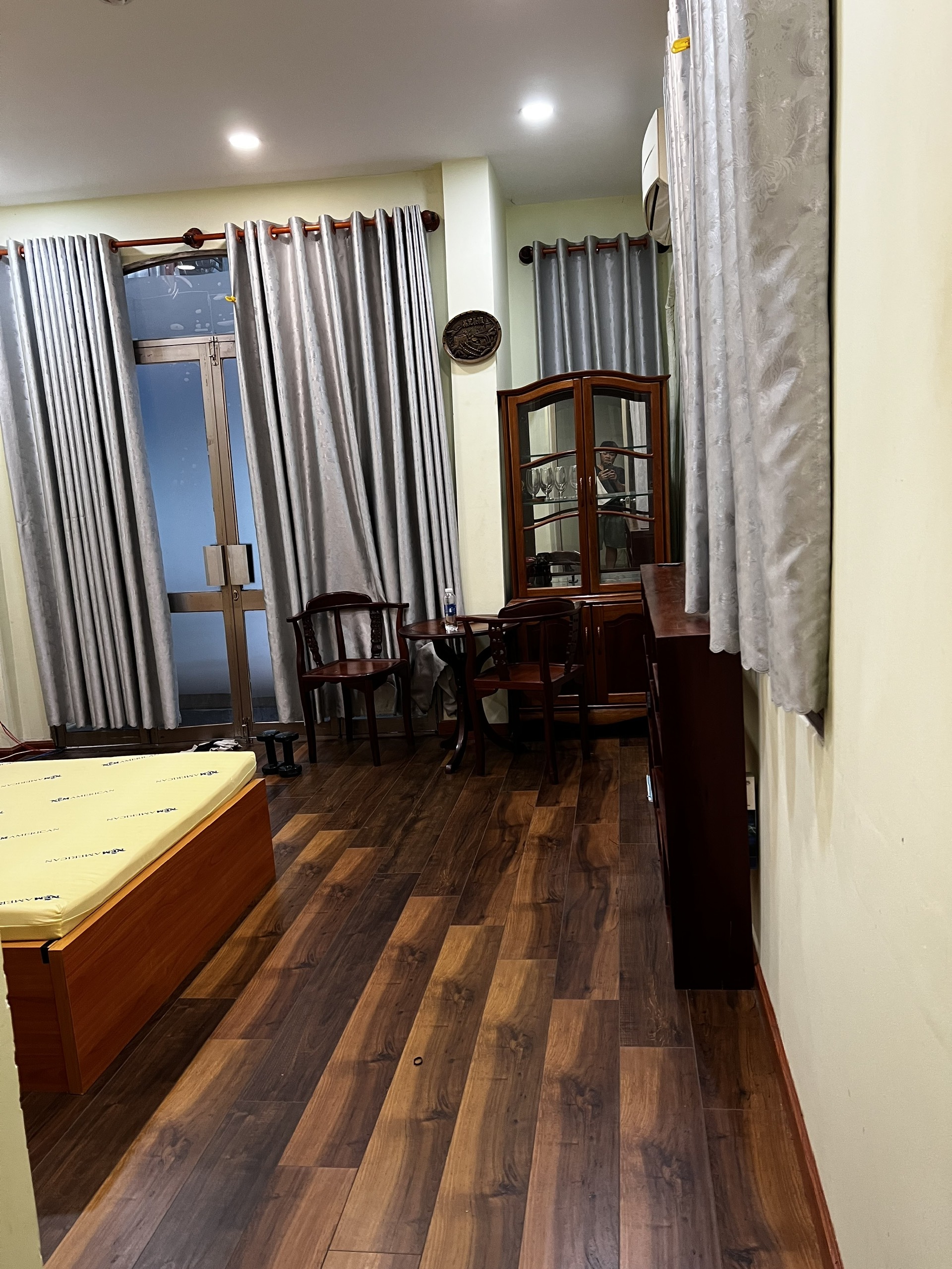 CHO THUÊ PHÒNG 32M2 - GIÁ TỐT, TIỆN NGHI, AN NINH ĐƯỜNG ĐOÀN VĂN BƠ, P.9, Q.4