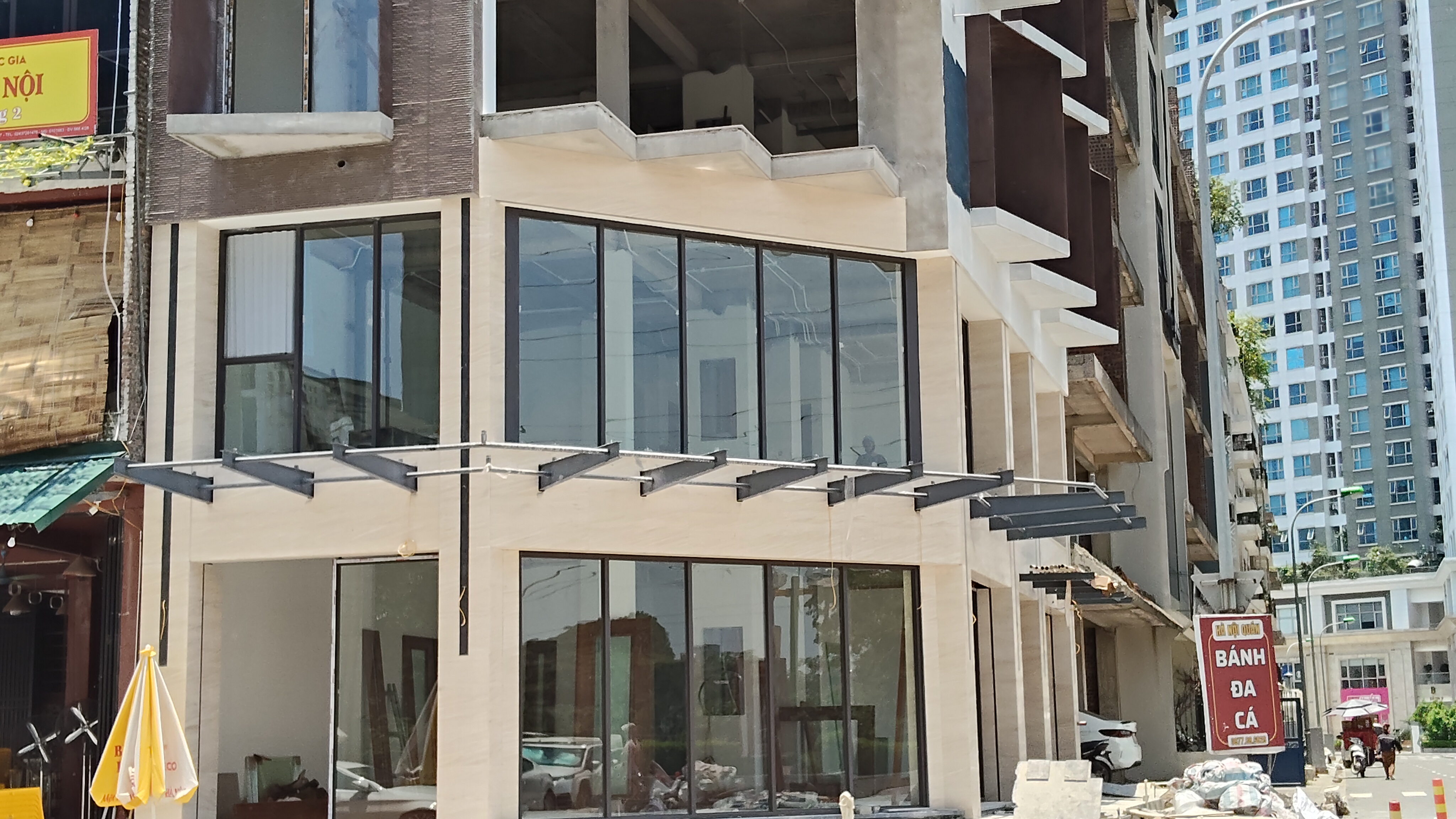 Mặt bằng F&B hiếm tại Ciputra  Shophouse góc 600m²  27m mặt tiền  Thuê 100 triệu/tháng