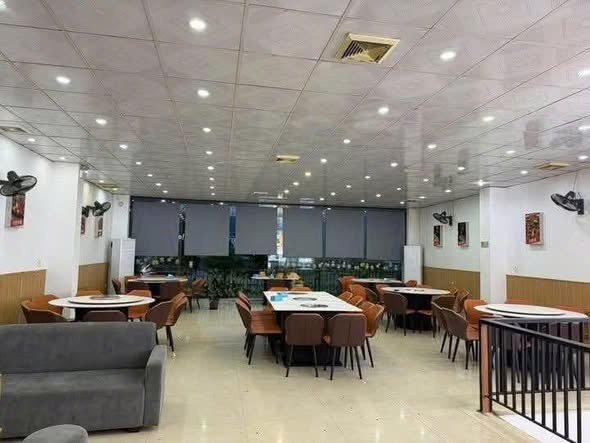 SANG NHƯỢNG NHÀ HÀNG VẠN LONG – TRUNG TÂM TP. LÀO CAI Giá sang nhượng: 350 triệu