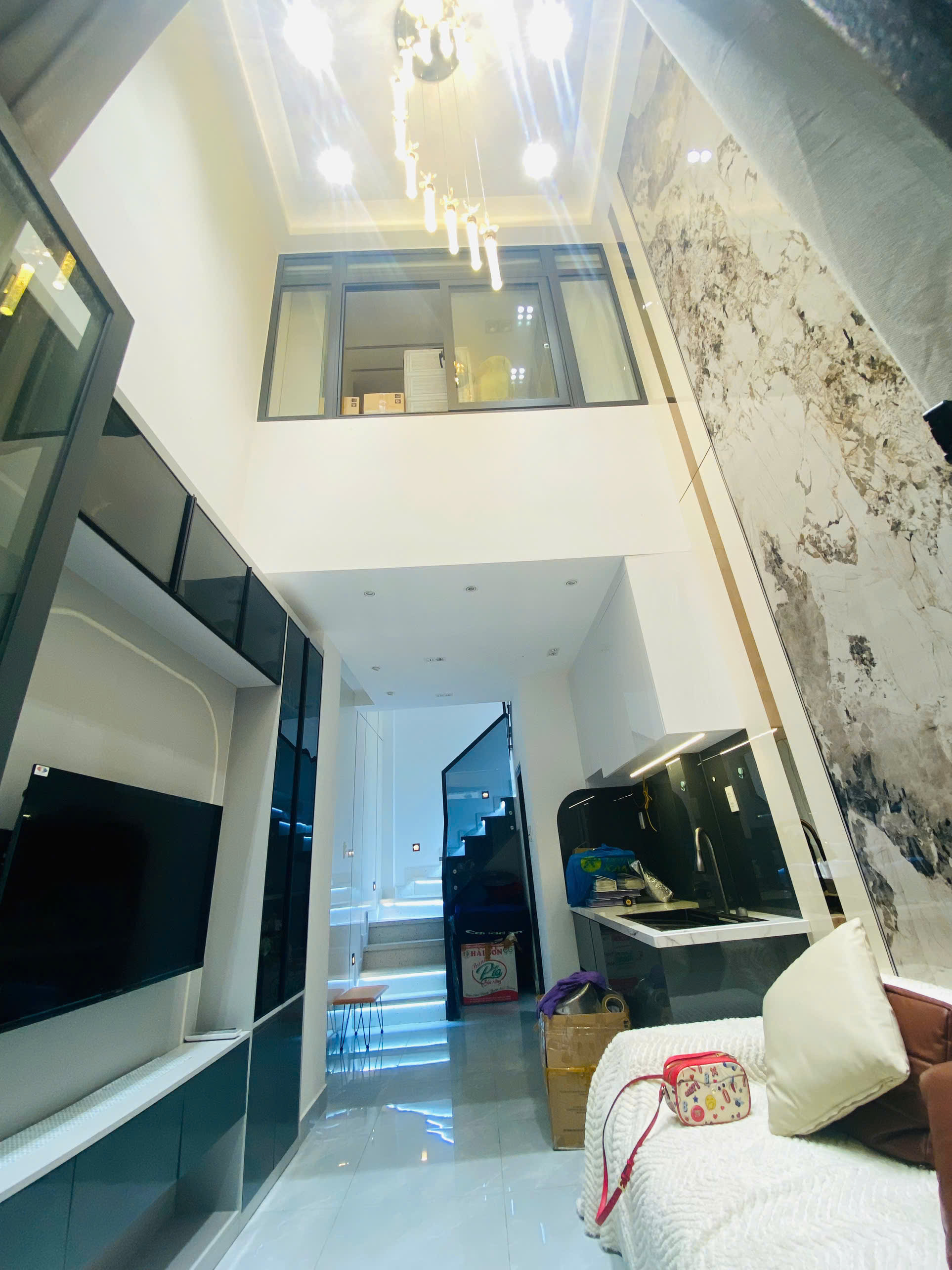 Nhà hẻm Xe hơi QUẬN 3, Nguyễn Thiện Thuật, 5 Tầng, 3 Phòng ngủ, 5.7 tỷ