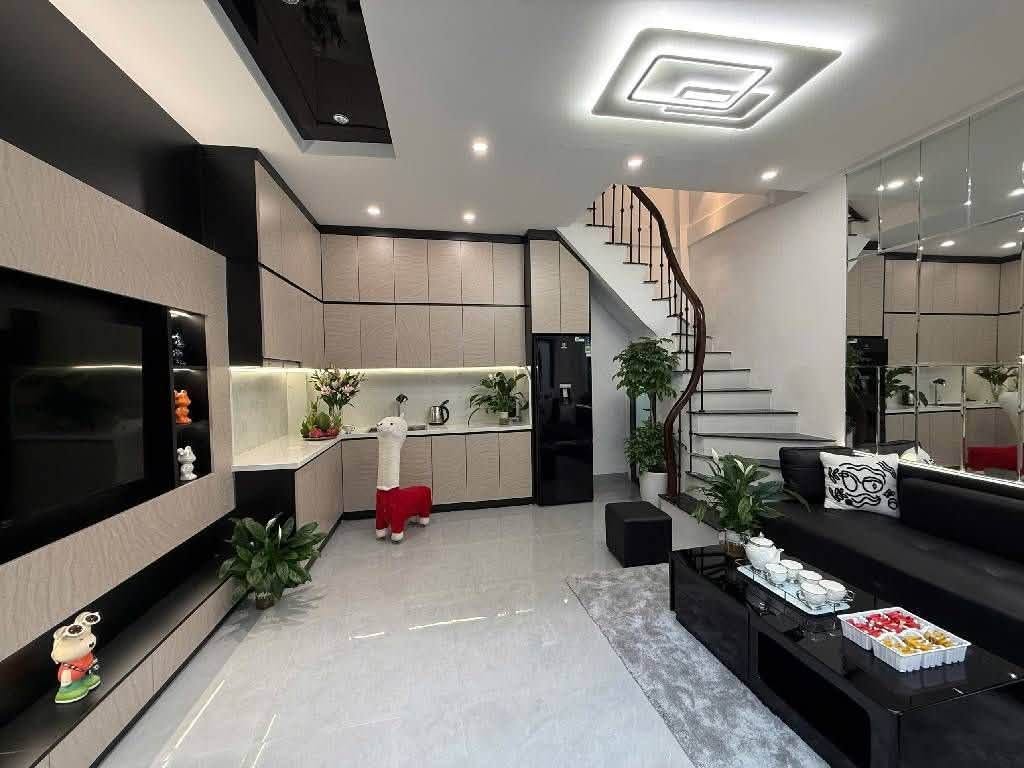Nhỉnh 8.x tỷ Trung Phụng - Xã Đàn 35m2 5 tầng 1 SỔ ĐỎ CHÍNH CHỦ
