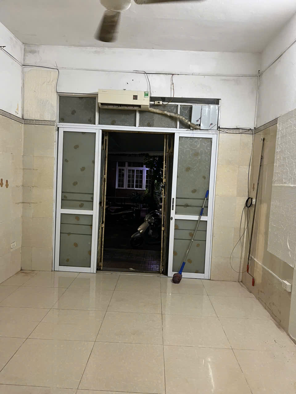 CẦN CHO THUÊ GẤP NHÀ ĐỂ Ở VỪA VĂN PHÒNG - CỬA HÀNG - SỐ 105 - H1 KHU 7,2HA VĨNH PHÚC - BA ĐÌNH-3