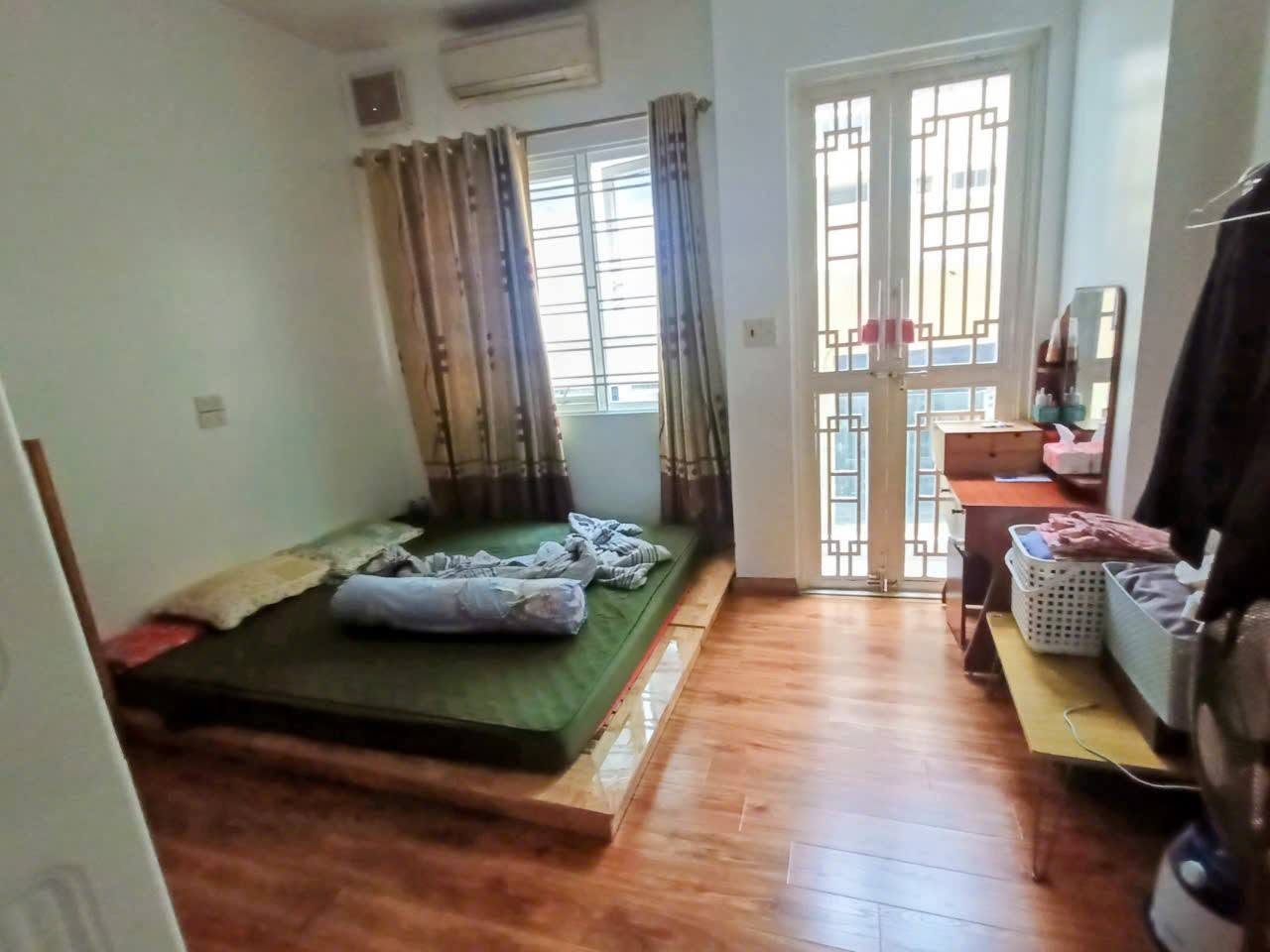 Bán nhà mặt phố Kim Ngưu, 70m2, 4 tầng, mặt tiền 4.7m, 31 tỉ, vỉa hè rộng, kinh doanh đỉnh