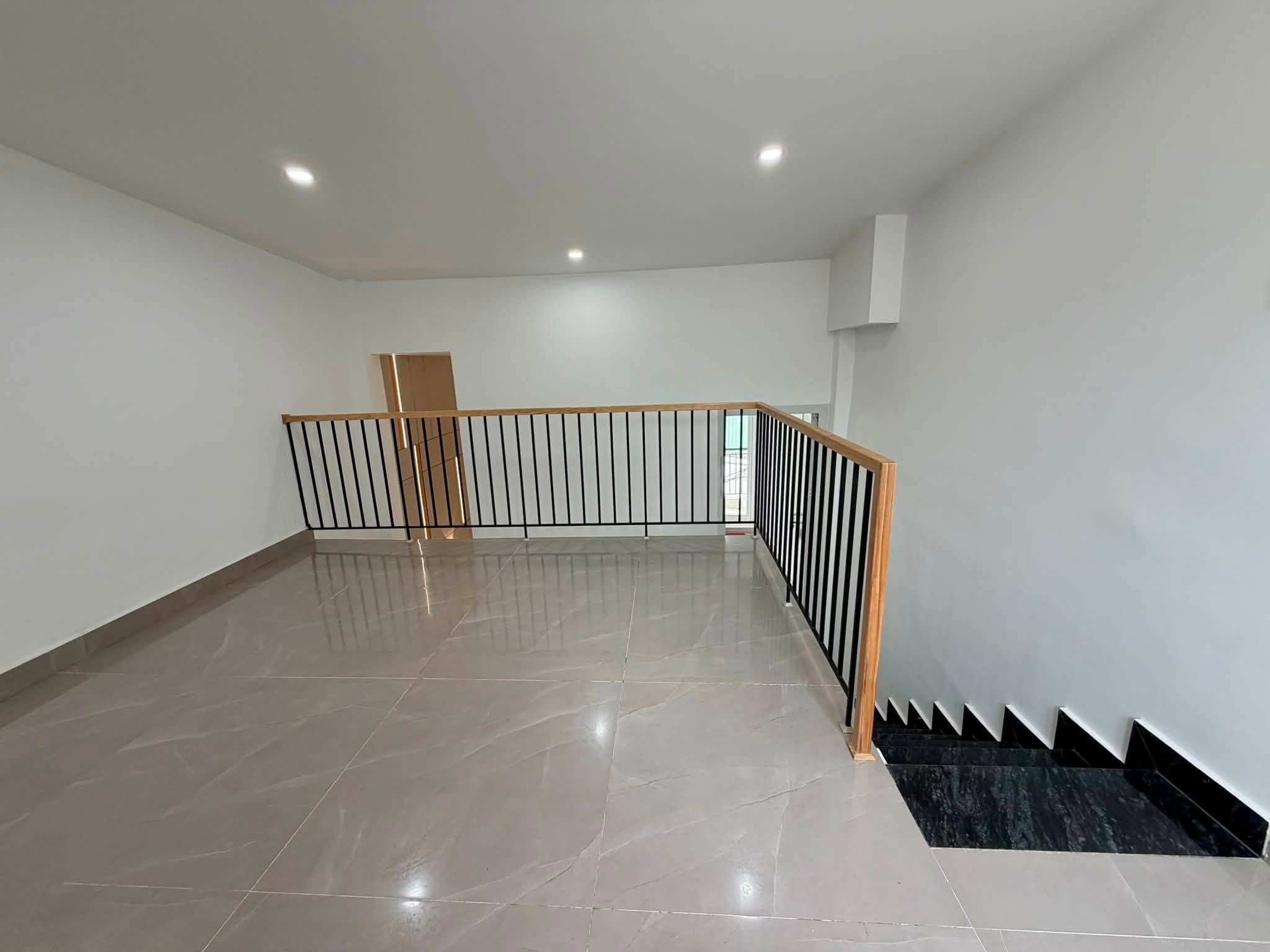 ♥ Sau MT Võ Văn Tần, cạnh AeonMall, 36m2, 2 tầng đẹp ở ngay, 3.x tỷ-4