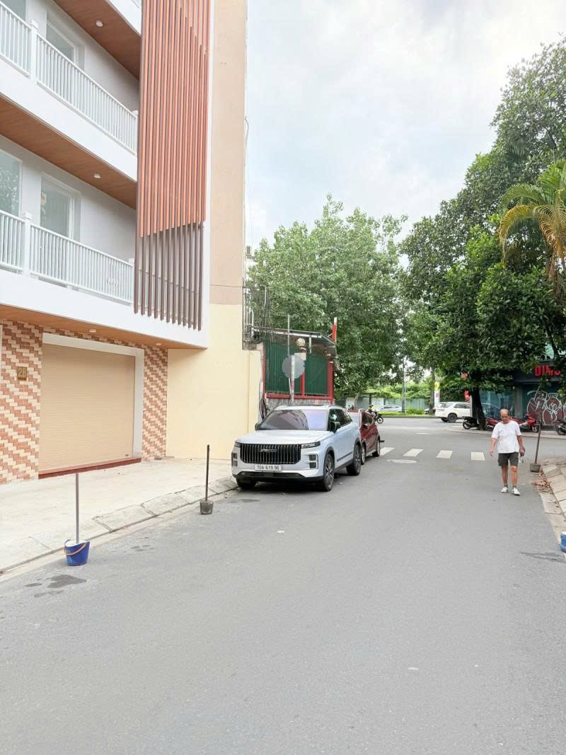 Bán nhà Mặt tiền Đồng Nai, giao Trường SƠn, ngay Sân bay TSN, 13x35m, Cấp 4, 89,5 Tỷ.