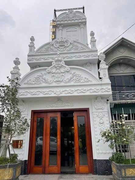 CHO THUÊ TÒA NHÀ 12 PHÒNG , VỊ TRÍ TRUNG TÂM VĨNH TRỤ, LÝ NHÂN