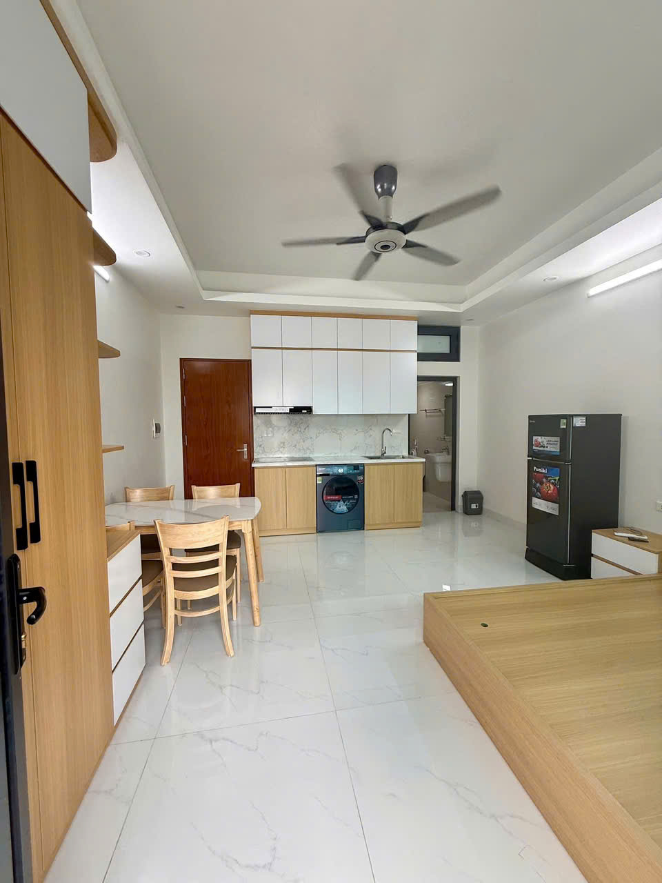 CHO THUÊ CĂN HỘ KHÉP KÍN 42M² – LẠC LONG QUÂN, TÂY HỒ
