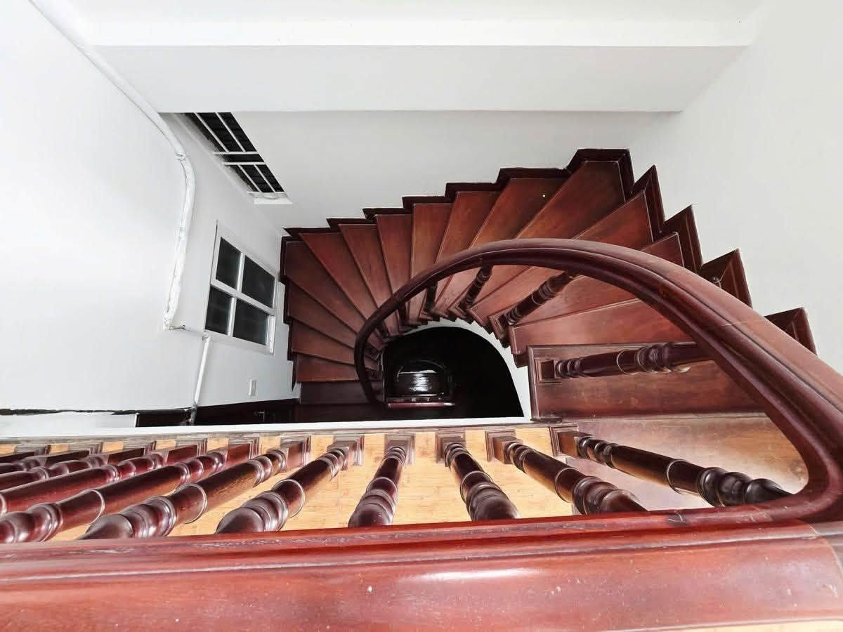 BÁN ĐẤT LÔ GÓC CẦU GIẤY – 2 MẶT THOÁNG – 89 M2 – MT 9.5 M – 211 TRIỆU/M²