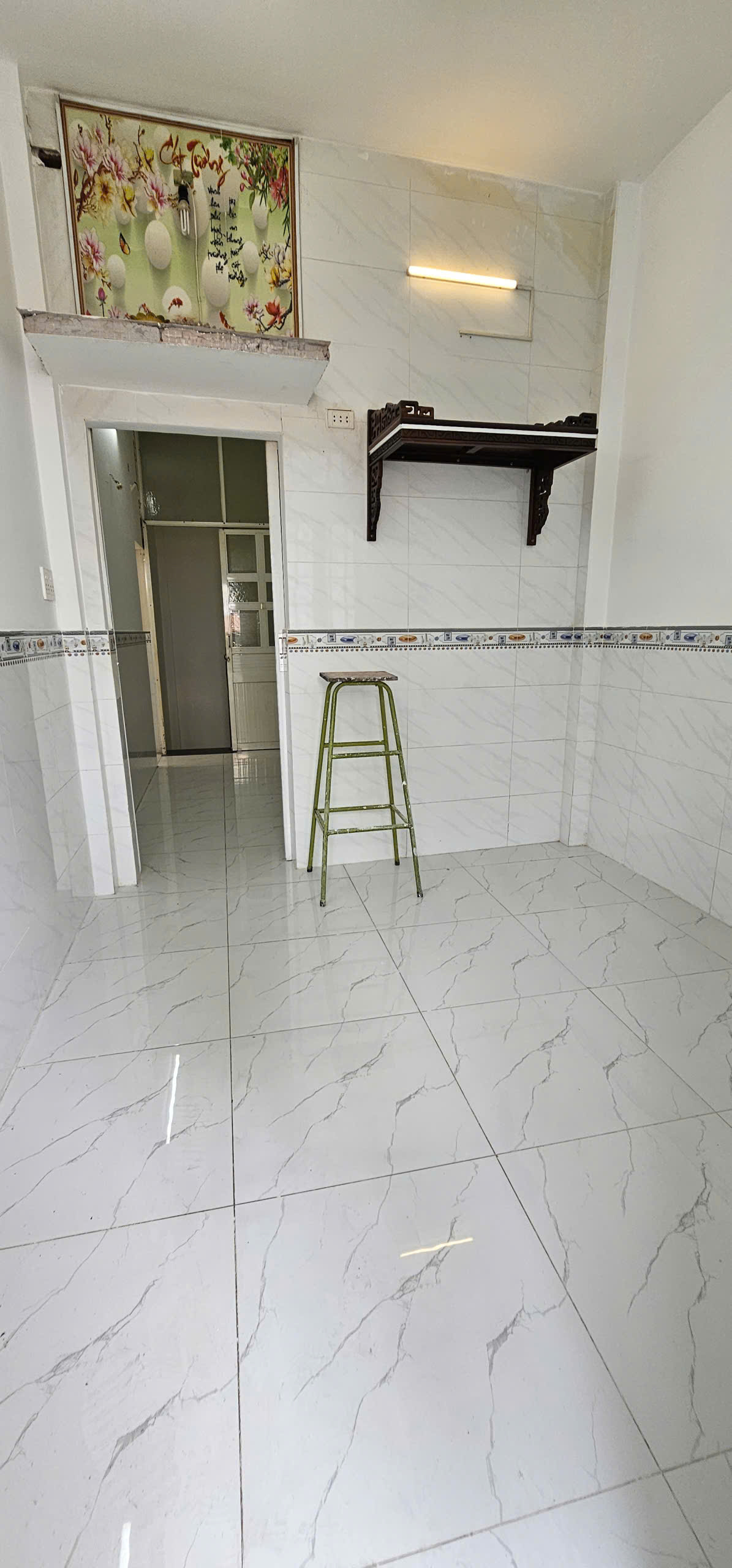 Bán nhà sát mặt tiền xe hơi 

Ngang 3 dài 9 nở 5 m đúc bê tông 

có 3đ