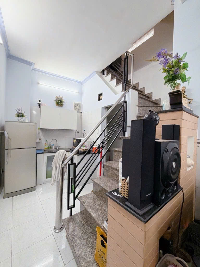 BÁN NHÀ Đ.ĐOÀN VĂN BƠ- 25M2 CHỈ 2.8T- GẦN CHỢ 200 Đ.XÓM CHIẾU- LƯU THÔNG Đ.TÔN ĐẢN- NGUYỄN TẤT THÀNH.-3