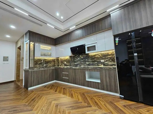 BÁN NHÀ NGUYỄN VĂN CỪ, LONG BIÊN 54M2- 6 TẦNG THANG MÁY- GARA Ô TÔ - 20.5 Tỷ