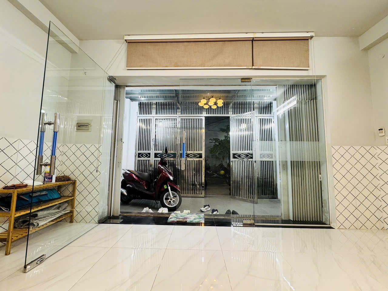 BÁN NHÀ XE TẢI THÔNG HẺM PHẠM HỪNG -BÌNH HƯNG, 2 TẦNG , 5x18m CHỈ 5.7 TỶ