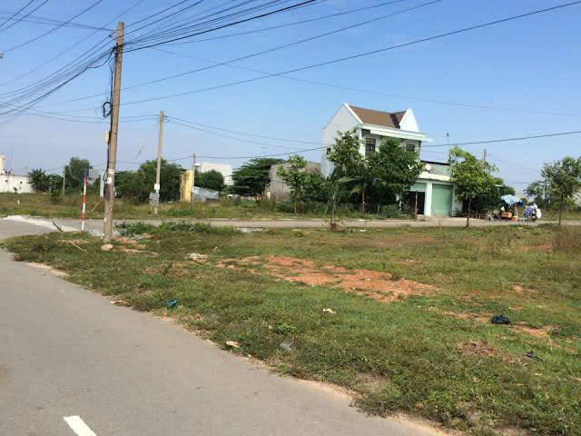 Kẹt tiền xoay sở chủ gửi lô đất vườn diện tích lớn ngay chợ Phước Thạnh