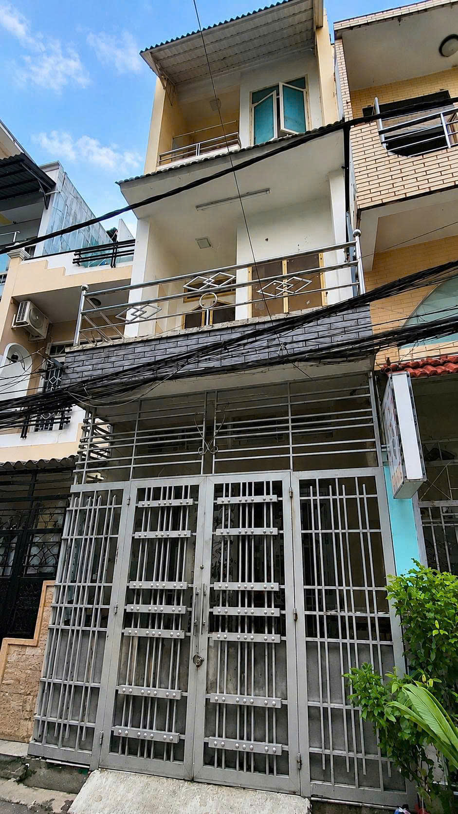 Nhà hẻm Ô tô Cách Mạng Tháng Tám, QUẬN TÂN BÌNH, 3.4 x 13m (40 m2), 6.9 tỷ