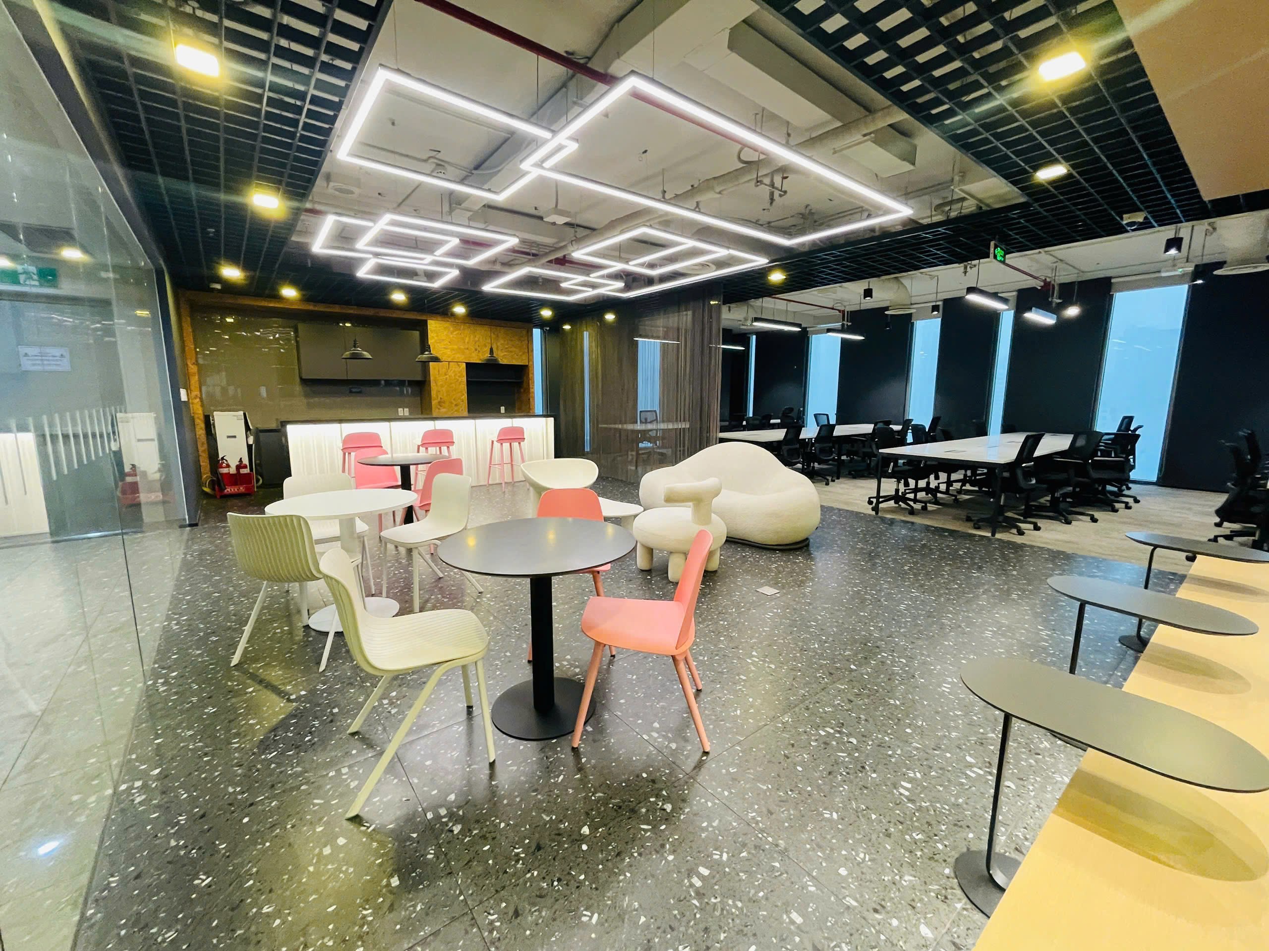 🔥 CHO THUÊ VĂN PHÒNG TRỌN GÓI – MIỄN PHÍ PHÒNG HỌP 
Chỉ hơn 4 triệu/tháng – sở hữu văn phòng tại vị trí trung tâm Q.1