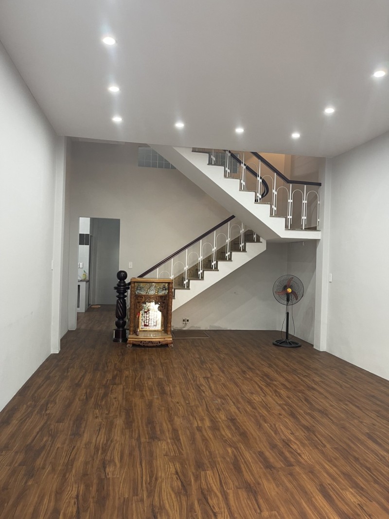 ♪ giảm Sâu hơn 1 tỷ MT Huỳnh Thúc Kháng, gần Nguyễn Văn Linh, 70m2, 4 tầng, 7 Phòng KD