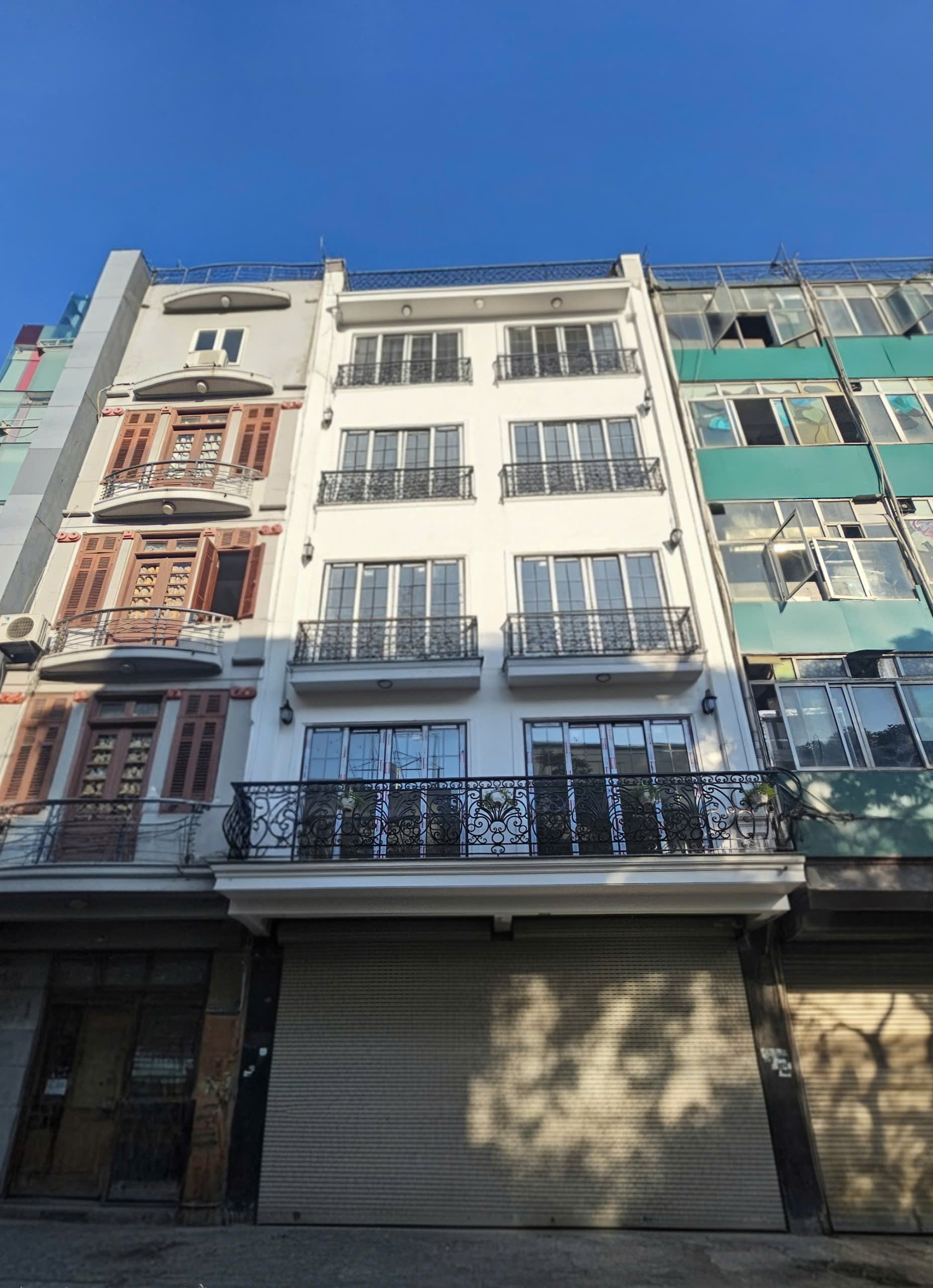 Cho thuê nhà, 103m2_ 5T; Huỳnh Thúc Kháng, Nguyên Hồng, Đống Đa -23 tr