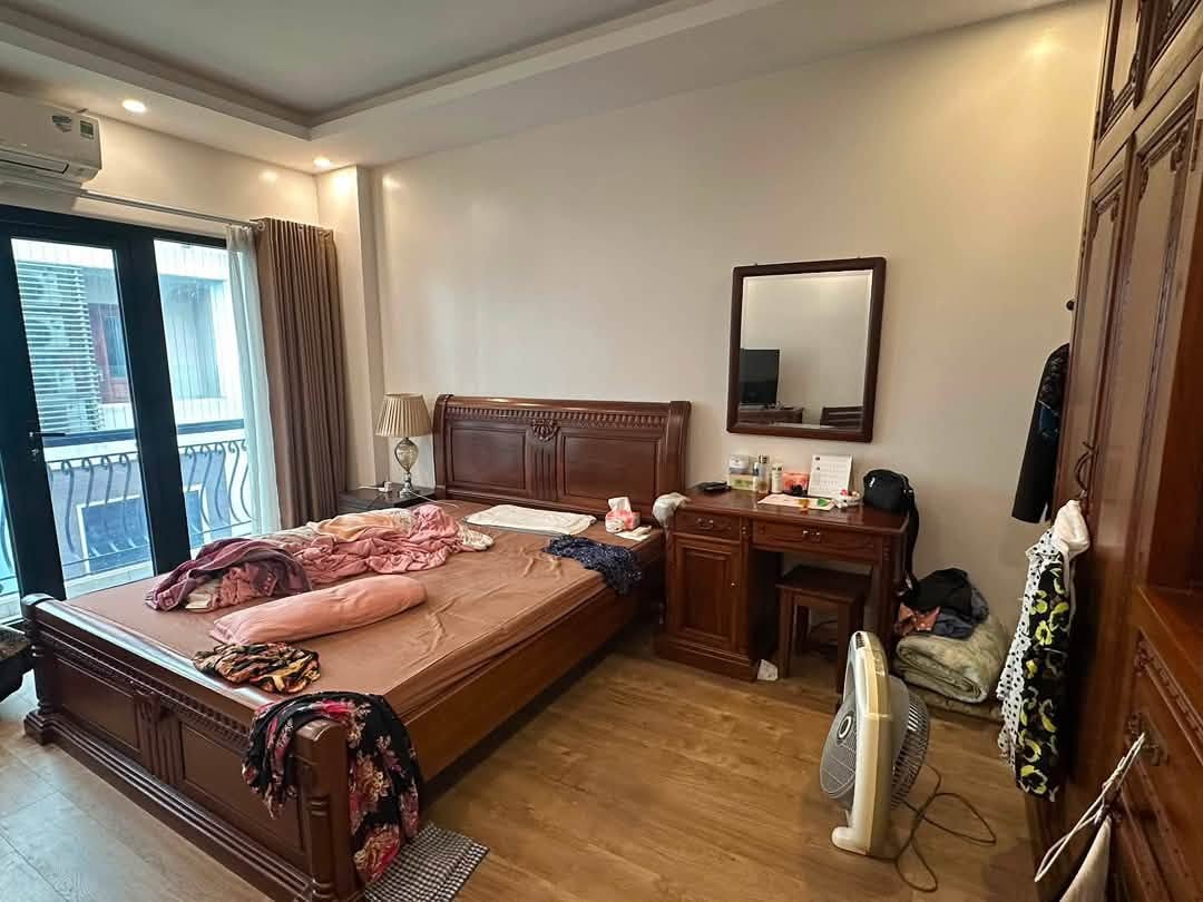 Bán nhà phố Hàng Đậu, 55m2, 6 tầng, mặt tiền 8.1m, 22.5 tỉ, nhà đẹp ở luôn, homestay