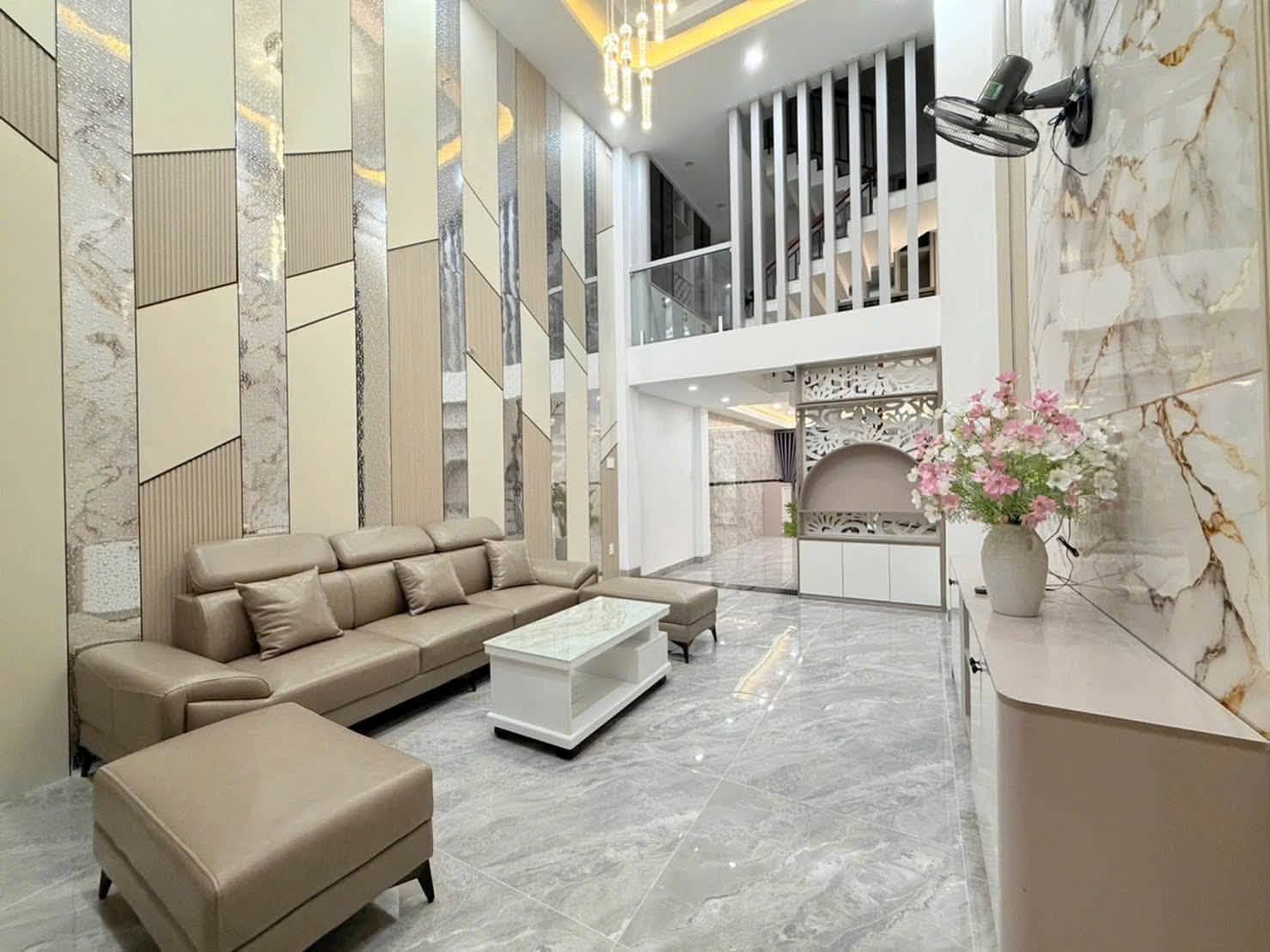 NHÀ MỚI FULL NỘI THẤT PHẠM VĂN CHIÊU GÒ VẤP – 4x15M, 5 TẦNG, GARA Ô TÔ – NHỈNH 8 TỶ