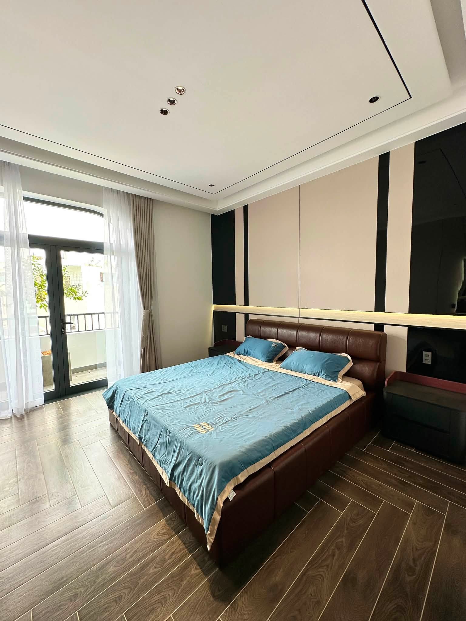 ♥ Mặt Tiền Lê Đình Thám, đường 10.5m gần Chợ Mới, 60m2, 5 tầng dòng tiền 60tr/th
