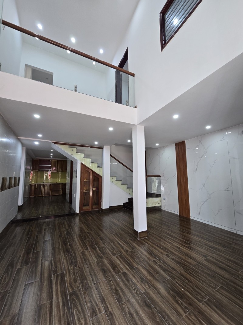 ♣ Kiệt Trần Cao Vân, Sát K Ô tô Nguyễn Tất Thành, 62m2, ngang 5.6m 3 tầng, 4.x tỷ