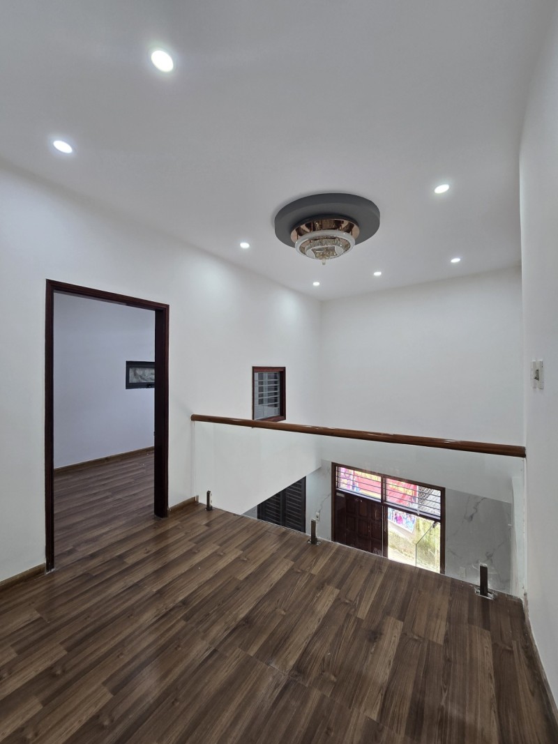 ♣ Kiệt Trần Cao Vân, Sát K Ô tô Nguyễn Tất Thành, 62m2, ngang 5.6m 3 tầng, 4.x tỷ