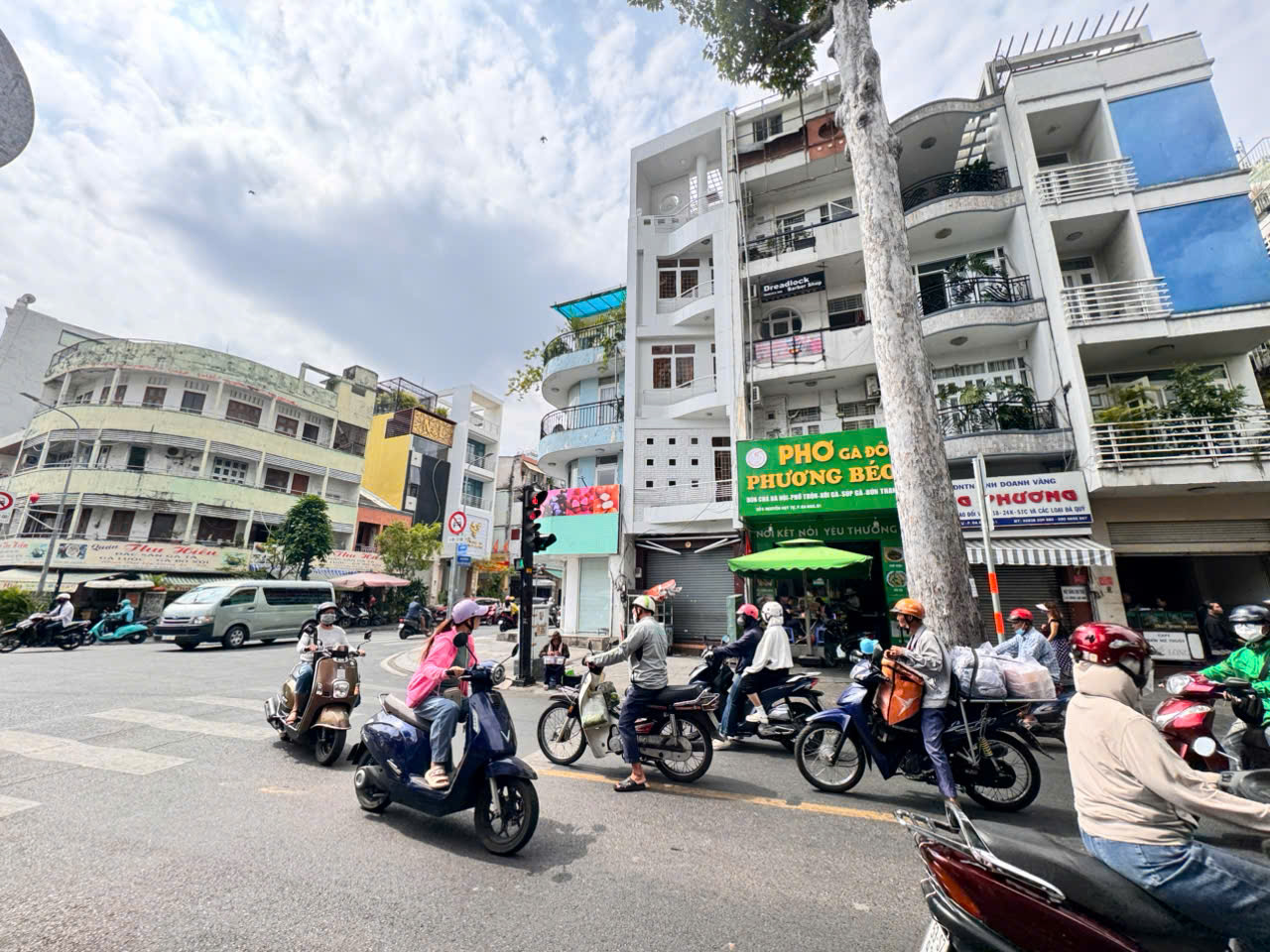 BÁN NHÀ 5 TẦNG MẶT TIỀN NGUYỄN HUY TỰ GÓC NGUYẼN VĂN GIAI, QUẬN 1- CHỦ 1 ĐỜI- GIÁ TỐT- 0938676685 GIANG GIANG