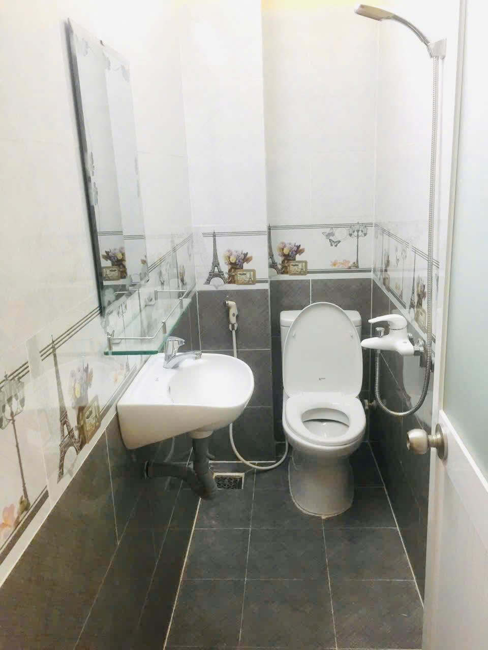 BÁN NHÀ MẶT TIỀN ĐƯỜNG QUẢNG HÀM, – DT 97M2, SAU QH CÒN 56M2, 4 TẦNG , 6 PHÒNG CHỈ 14 TỶ .-4