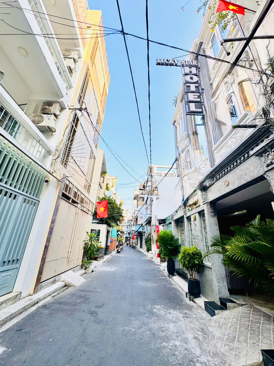 BÁN NHÀ 3 TẦNG PHONG CÁCH BIỆT THỰ MẶT TIỀN HXH Đ.LÊ THỊ RIÊNG, QUẬN 1- DT 99M2 NGANG 4.2M*24M SH VUÔNG ĐẸP- 0938676685 GIANG GIANG-3