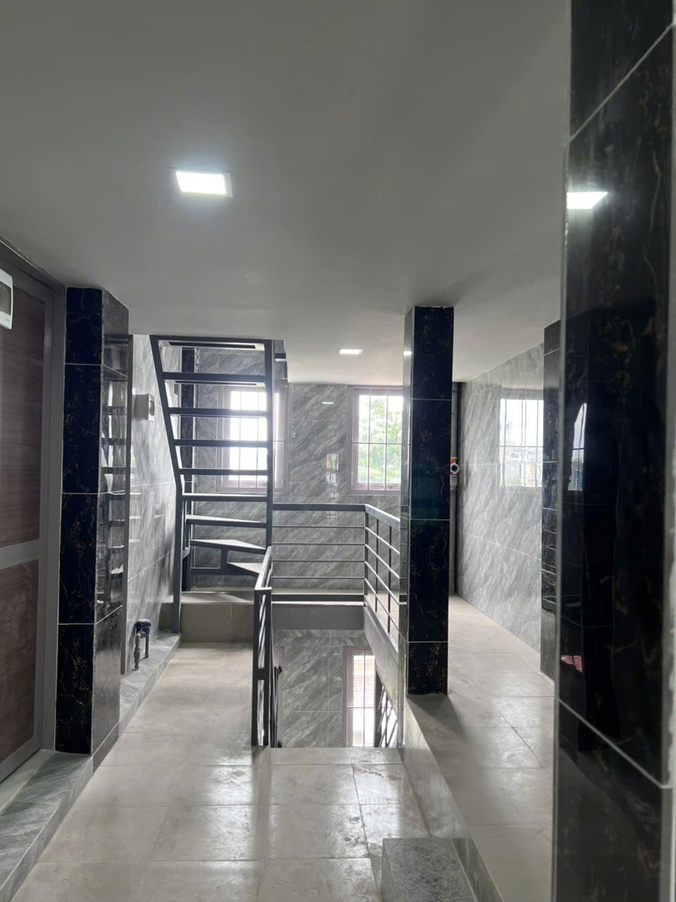 NHÀ MỚI XÂY MỚI XÂY  CẦN CHO THUÊ – GÒ VẤP , CÓ THANG MÁY ,CHÍNH CHỦ