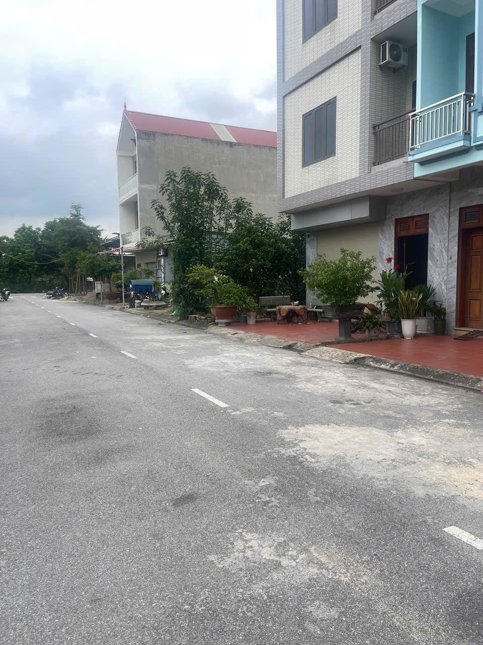 ĐẤT PHÂN LÔ – LÀN 2 QL287 – QL295  Ô TÔ TRÁNH  VỈA HÈ RỘNG