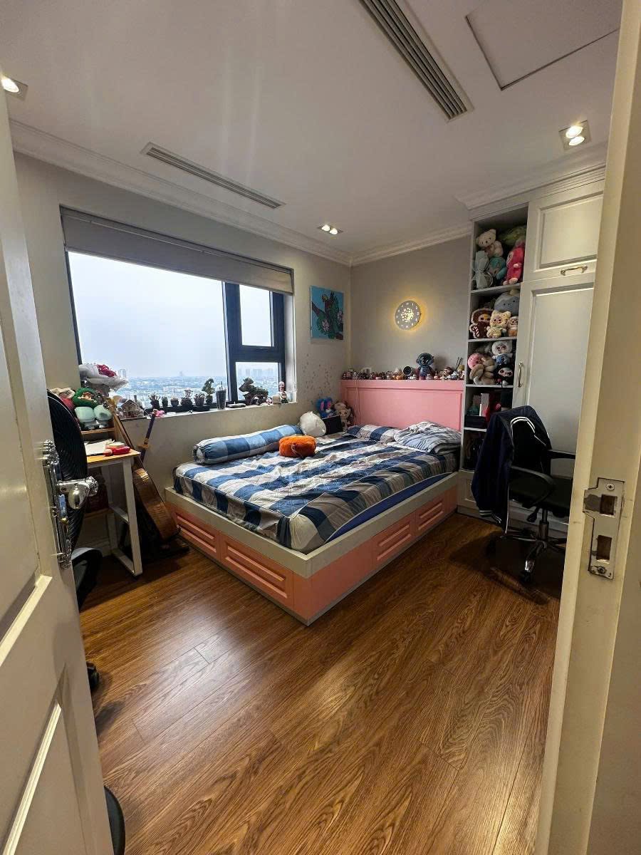 (Chính chủ) bán căn chung cư phố Lê Đại Hành, 100m2, 3 ngủ 2 vệ sinh, 11.95 tỷ, có hầm để xe
