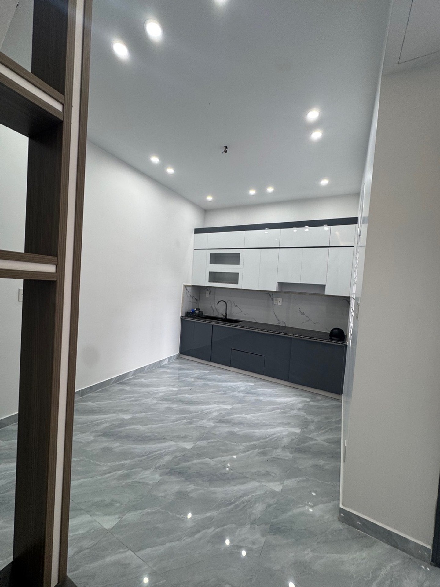 Bán nhà 4 tầng đẹp - Miếu Hai Xã - Sân cổng riêng-3
