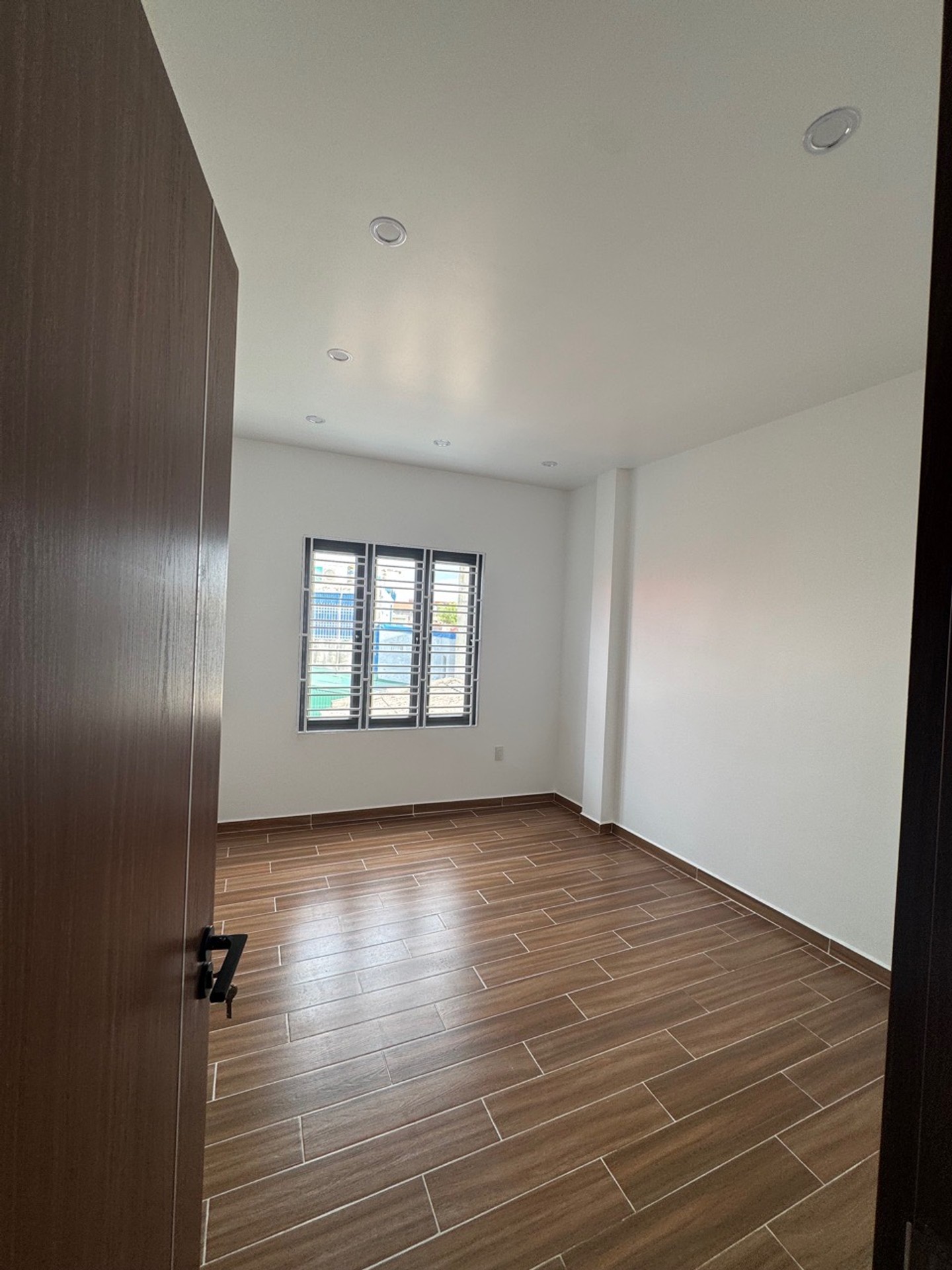 Nhà 4 tầng đẹp - Trung tâm Miếu Hai Xã-3