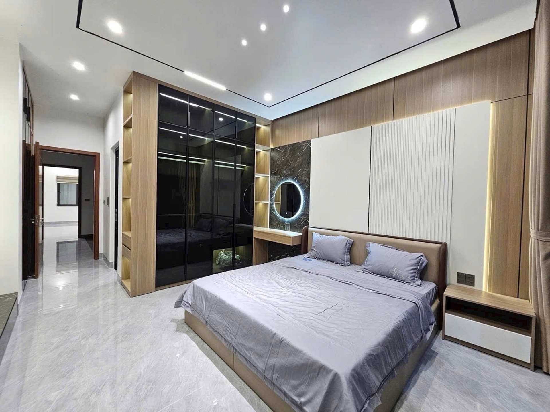 Siêu phẩm nhà xây mới - TĐC Tam Kỳ - Thang máy kính