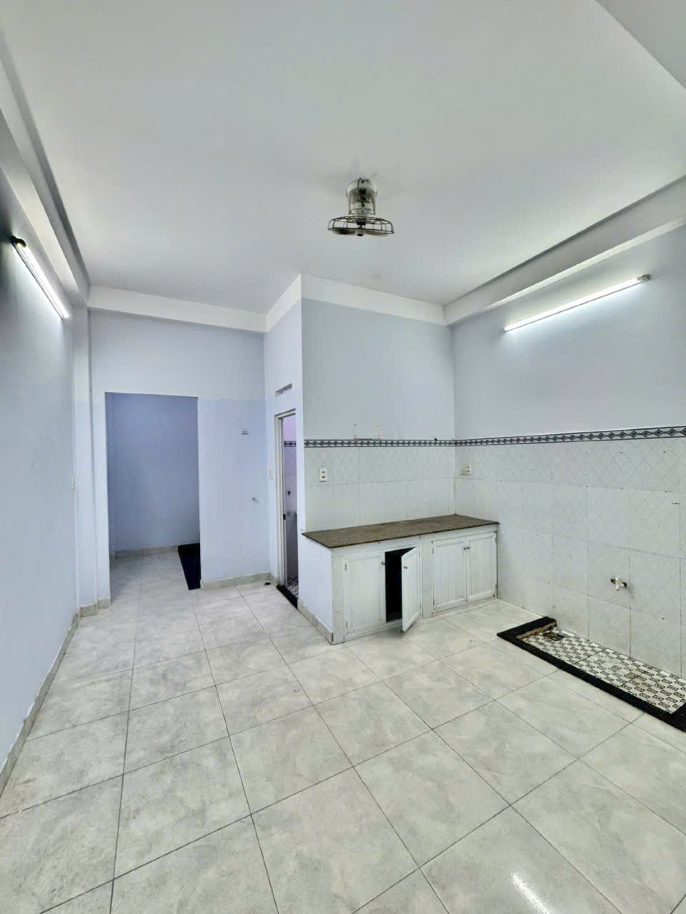 NHÀ BÌNH TÂN GIẢM SỐC 220 TRIỆU - CHỐT NGAY  5tỷ1 💥 
📍 Vị trí vàng - ngay đường tên lửa