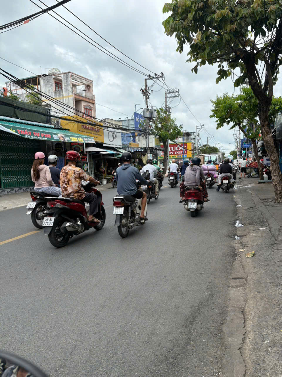 NHÀ BÌNH TÂN GIẢM SỐC 220 TRIỆU - CHỐT NGAY  5tỷ1 💥 
📍 Vị trí vàng - ngay đường tên lửa-3