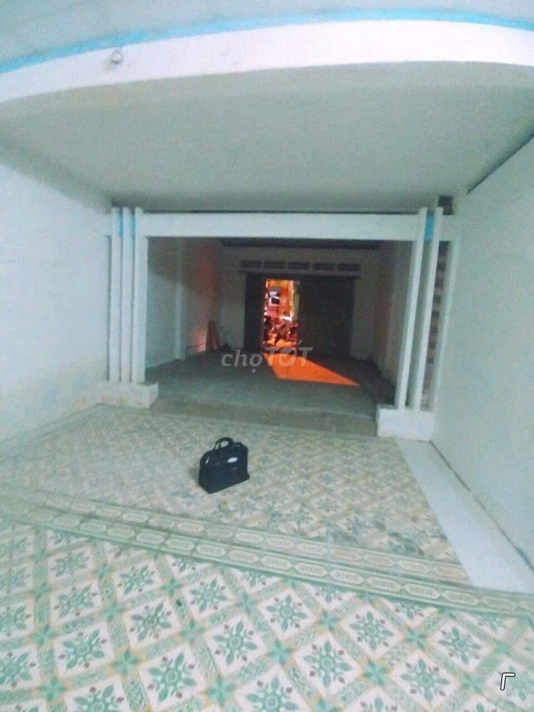 GIÁ TỐT - CHÍNH CHỦ Bán Nhà Cấp 4 Cũ Mặt Tiền Đỗ Xuân Hợp, Phường Phước Long, TP HCM