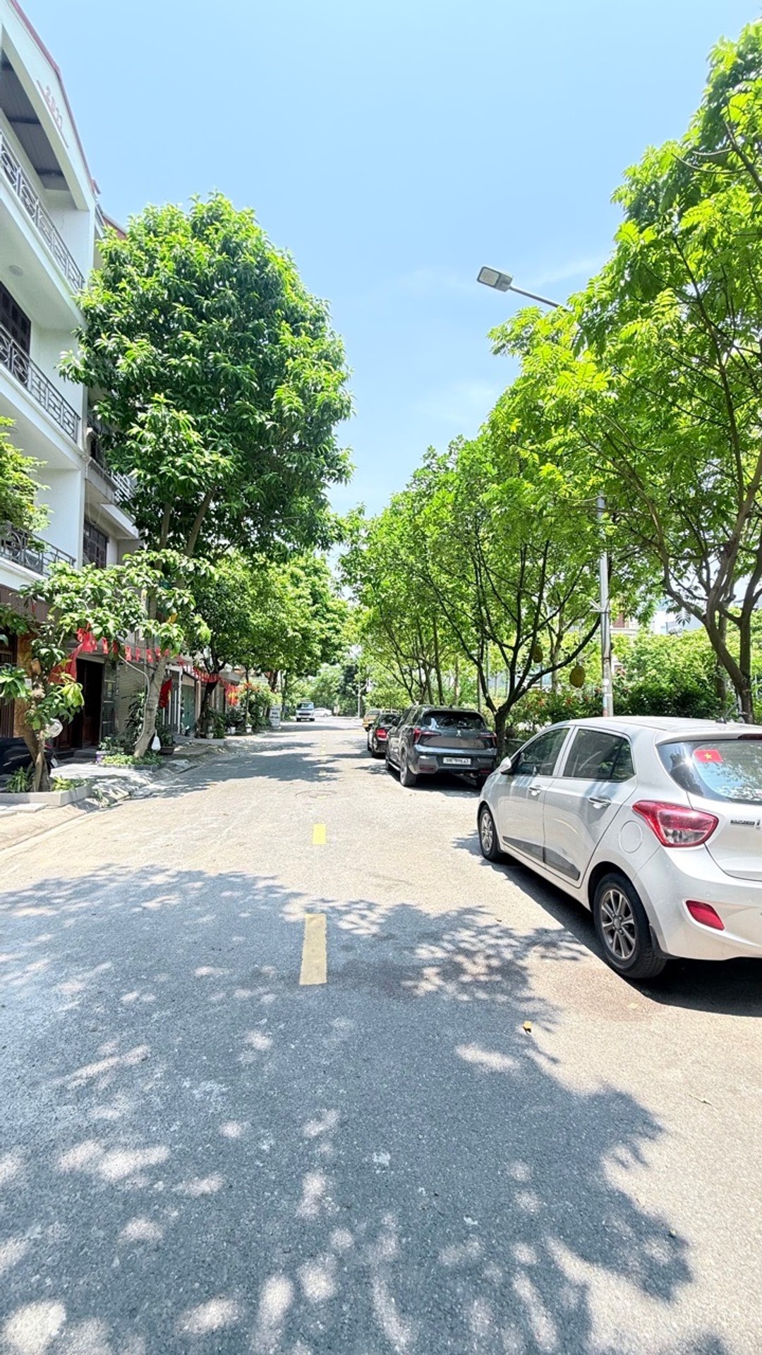 BÁN NHÀ VIỆT HƯNG 62M2- 7 TẦNG THANG MÁY- Ô TÔ TRÁNH- 23 TỶ