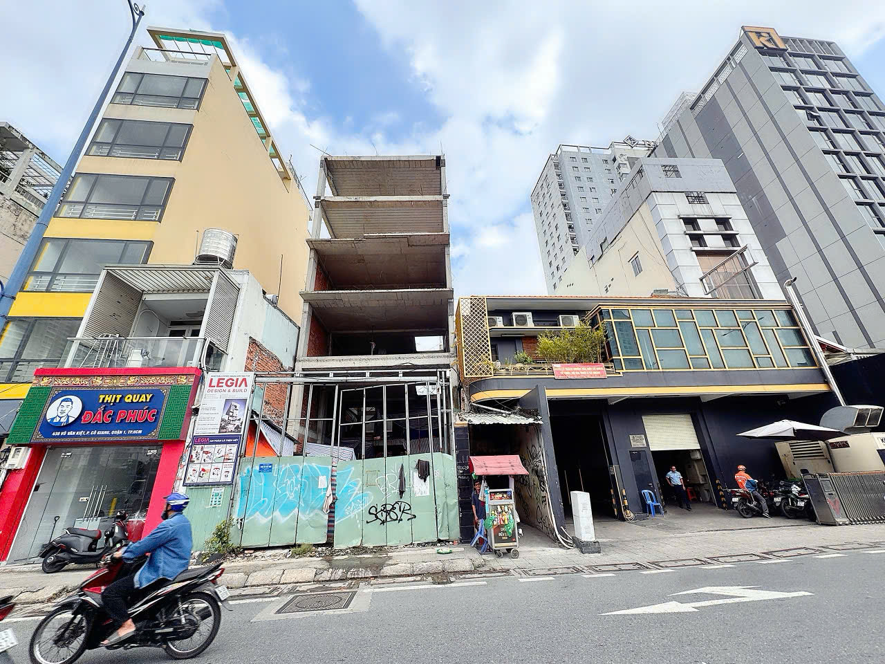 DUY NHẤT NHÀ BÁN MẶT TIỀN KD Đ.VÕ VĂN KIỆT, QUẬN 1 - 88M2 - VIEW SÔNG SIÊU ĐẸP - HIẾM NHÀ BÁN * LH GIANG GIANG: 093.86.76.685
