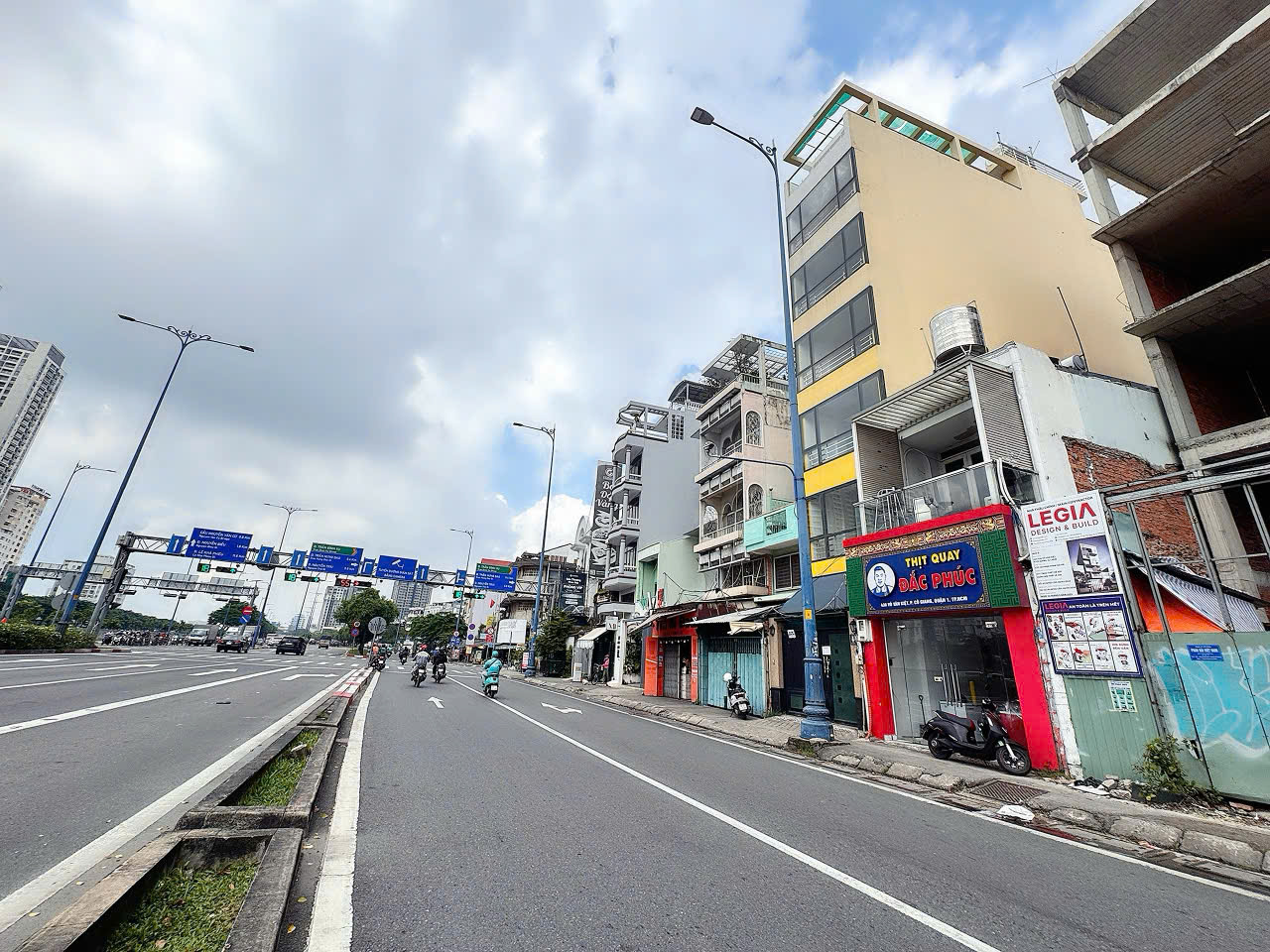 DUY NHẤT NHÀ BÁN MẶT TIỀN KD Đ.VÕ VĂN KIỆT, QUẬN 1 - 88M2 - VIEW SÔNG SIÊU ĐẸP - HIẾM NHÀ BÁN * LH GIANG GIANG: 093.86.76.685