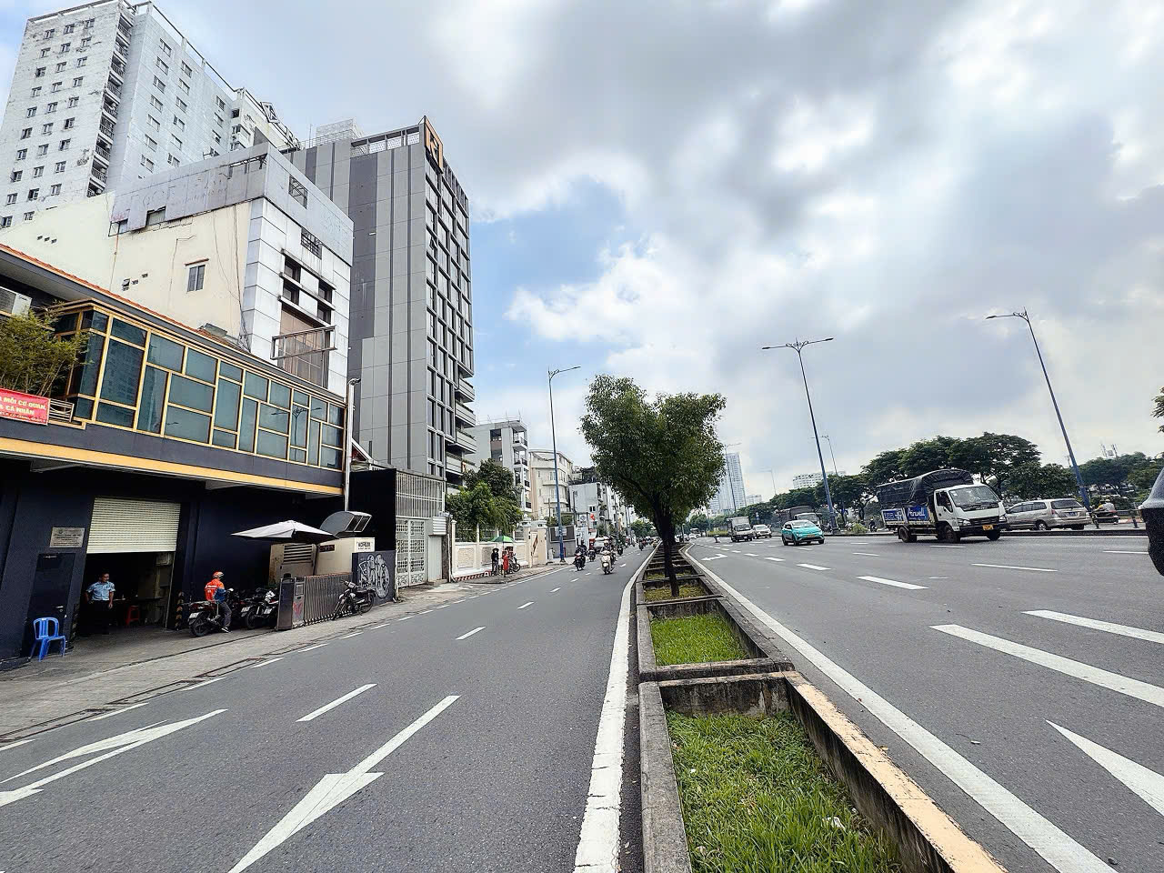 DUY NHẤT NHÀ BÁN MẶT TIỀN KD Đ.VÕ VĂN KIỆT, QUẬN 1 - 88M2 - VIEW SÔNG SIÊU ĐẸP - HIẾM NHÀ BÁN * LH GIANG GIANG: 093.86.76.685