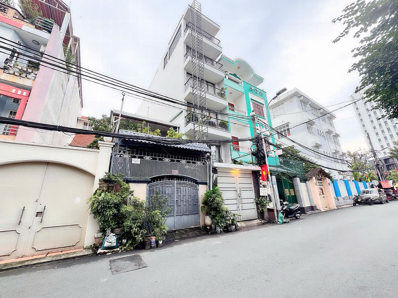 DUY NHẤT NHÀ BÁN HXH 10M Đ.NGUYỄN TRÃI, QUẬN 1 - NGANG HIẾM 6,8M*16M - VIEW BỘ CÔNG AN SIÊU HIẾM * LH GIANG GIANG: 093.86.76.685