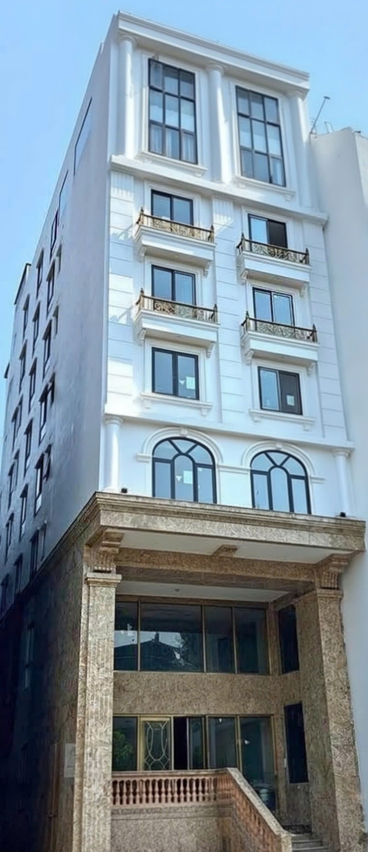 Cho thuê nhà, 102m2- 7T, Nguyễn Trường Tộ, Hàng Than, Trấn Vũ -45 tr