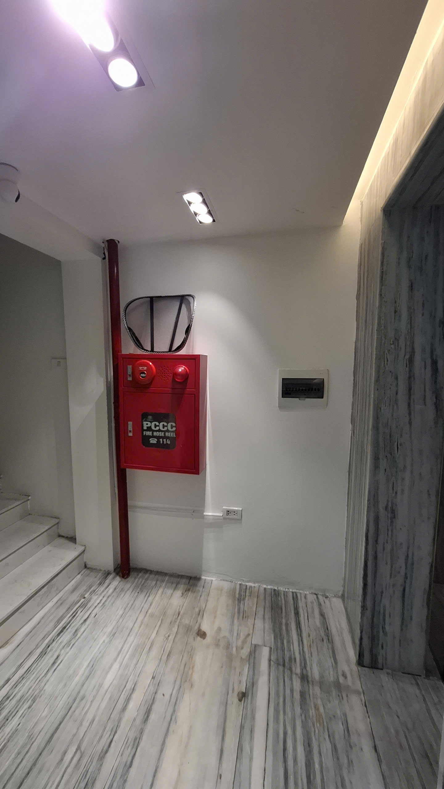 Cho thuê nhà, 102m2- 7T, Nguyễn Trường Tộ, Hàng Than, Trấn Vũ -45 tr-1